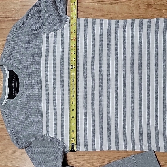 Banana Republic mens pullover Sweater medium gray white Sweatshirt - Picture 6 of 7